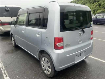 TOYOTA PIXIS SPACE