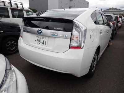 TOYOTA PRIUS PHV