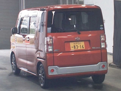 DAIHATSU WAKE