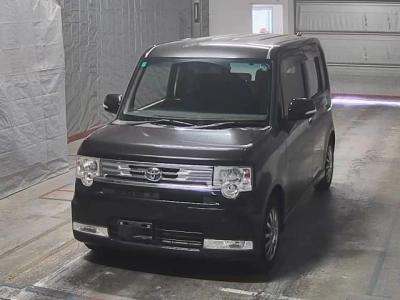 TOYOTA PIXIS SPACE