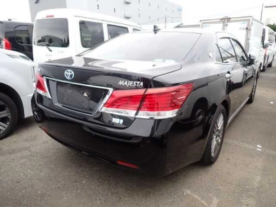 TOYOTA CROWN MAJESTA