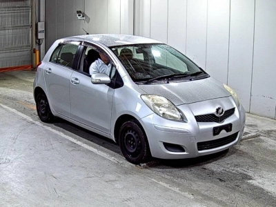 TOYOTA VITZ