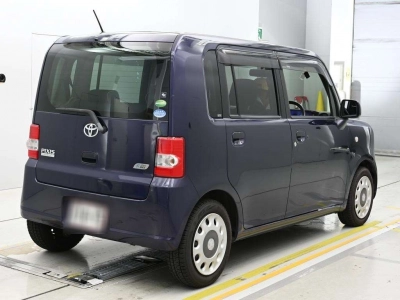 TOYOTA PIXIS SPACE