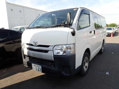 TOYOTA HIACE VAN
