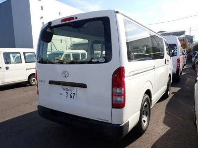TOYOTA HIACE VAN