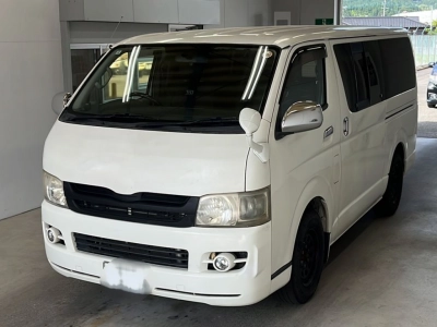 TOYOTA REGIUS VAN