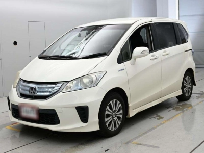 HONDA FREED HYBRID