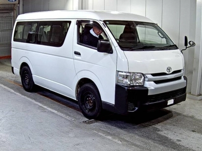 TOYOTA HIACE WAGON