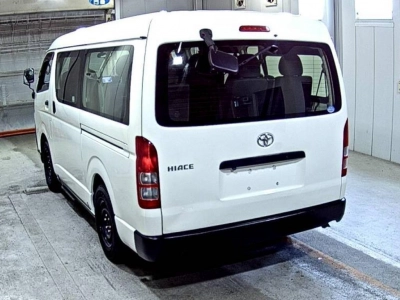 TOYOTA HIACE WAGON