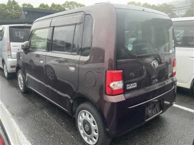 TOYOTA PIXIS SPACE
