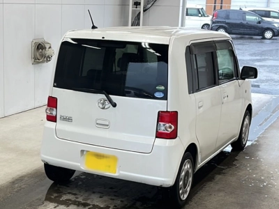 TOYOTA PIXIS SPACE