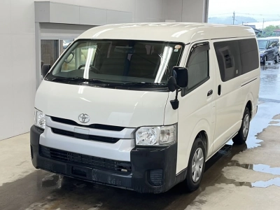 TOYOTA HIACE WAGON