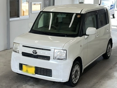 TOYOTA PIXIS SPACE