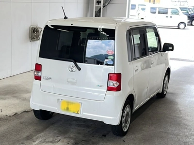 TOYOTA PIXIS SPACE
