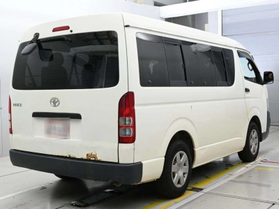 TOYOTA HIACE WAGON