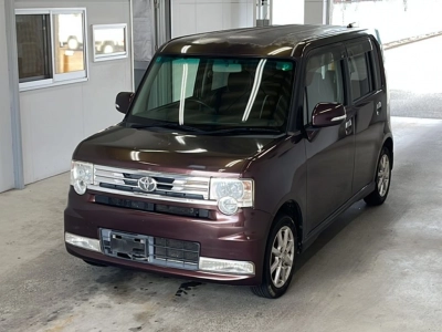 TOYOTA PIXIS SPACE