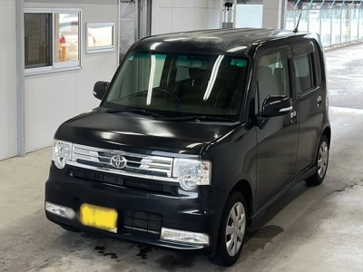 TOYOTA PIXIS SPACE