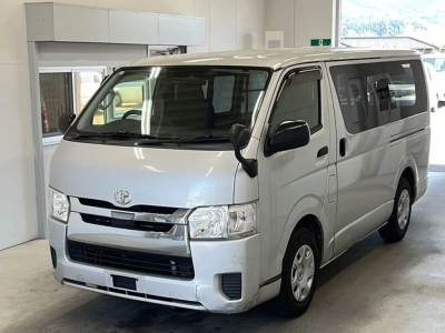 TOYOTA REGIUS VAN