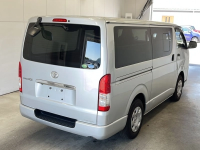 TOYOTA REGIUS VAN
