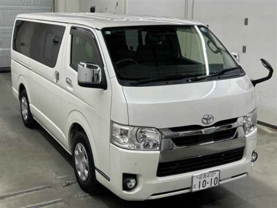 TOYOTA HIACE VAN
