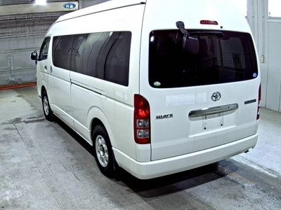 TOYOTA HIACE WAGON