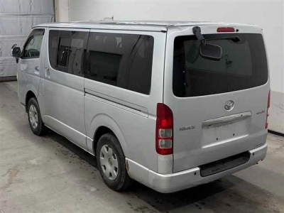 TOYOTA REGIUS VAN