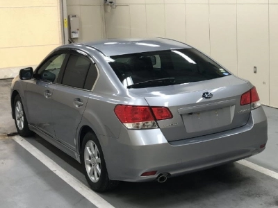 SUBARU LEGACY B4