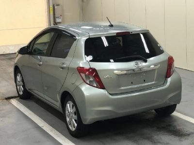 TOYOTA VITZ