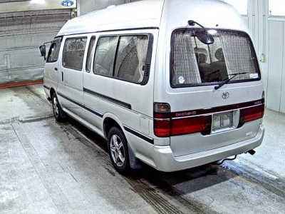 TOYOTA HIACE WAGON