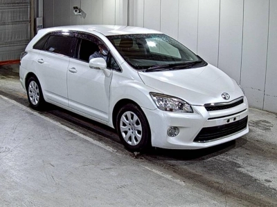 TOYOTA MARK X ZIO