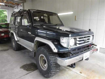 TOYOTA LAND CRUISER 70