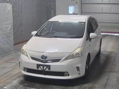 TOYOTA PRIUS ALPHA