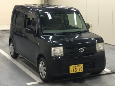 TOYOTA PIXIS SPACE