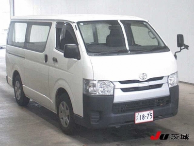 TOYOTA REGIUS VAN