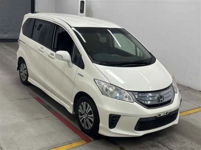 HONDA FREED HYBRID