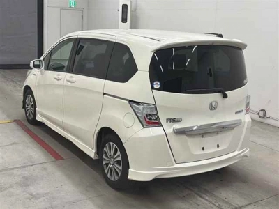 HONDA FREED HYBRID