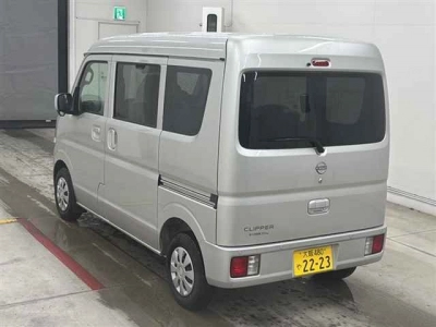 NISSAN CLIPPER VAN