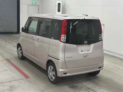 NISSAN ROOX