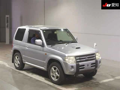 MITSUBISHI PAJERO MINI