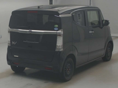 HONDA N-BOX SLASH