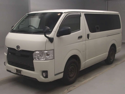 TOYOTA REGIUS VAN