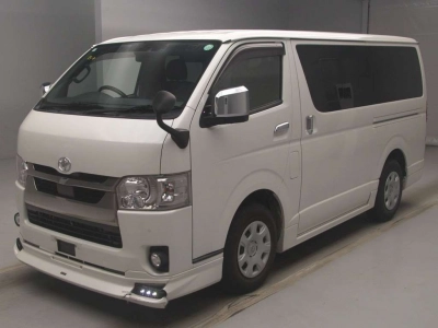 TOYOTA HIACE VAN
