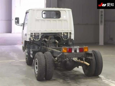 MITSUBISHI CANTER