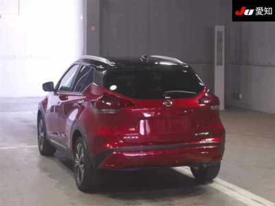 NISSAN KICKS