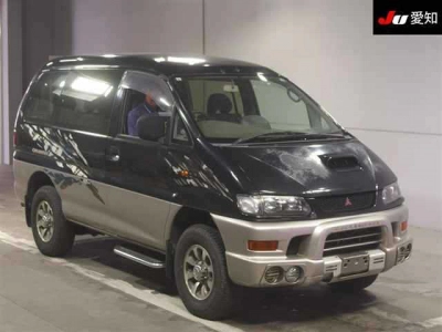 MITSUBISHI DELICA SPACE GEAR