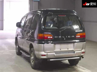 MITSUBISHI DELICA SPACE GEAR
