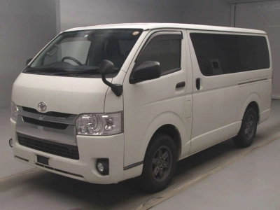 TOYOTA REGIUS VAN