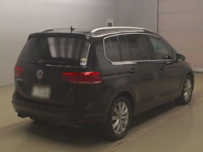 VOLKSWAGEN GOLF TOURAN