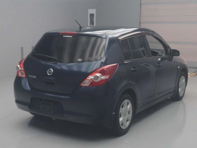 NISSAN TIIDA