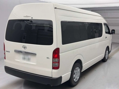 TOYOTA HIACE COMMUTER